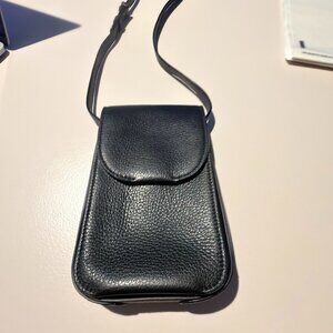 New Cuyana  Concertina Italian Leather Phone Bag